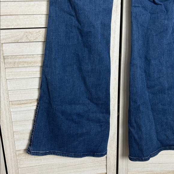 We the Free Classic Blue Flare High Rise Jeans Size 27 - Picture 9 of 11